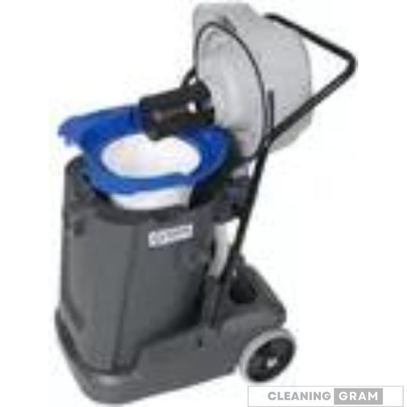 Commercial Vacuum Cleaner (Nilfisk) VL500 55-2 (2)